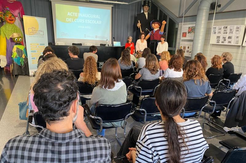 Acte inaugural del curs escolar a la sala d'actes del Centre Cívic La Fonteta / Oriol Sánchez