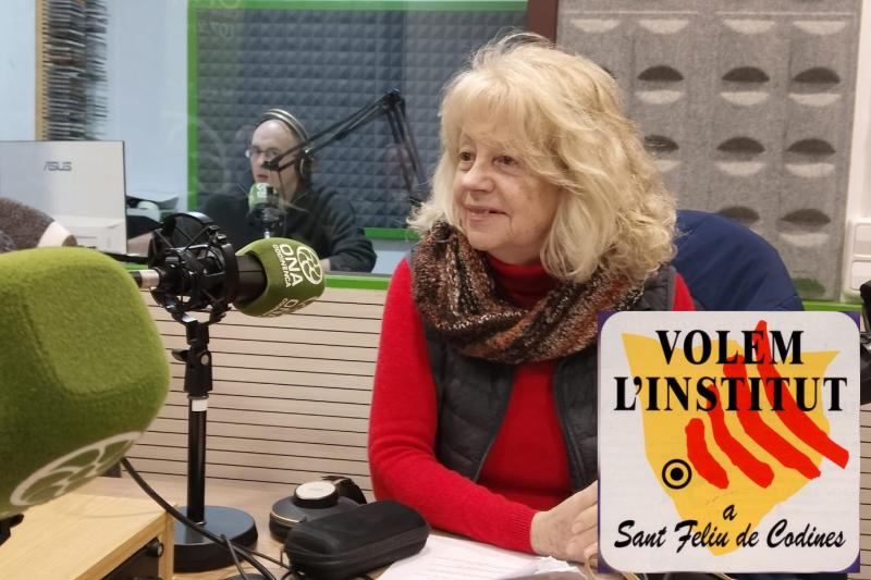 “Rosa Riera als estudis d’Ona Codinenca durant la gravació del programa Vivències, explicant la lluita ciutadana per l’Institut de Sant Feliu de Codines.”