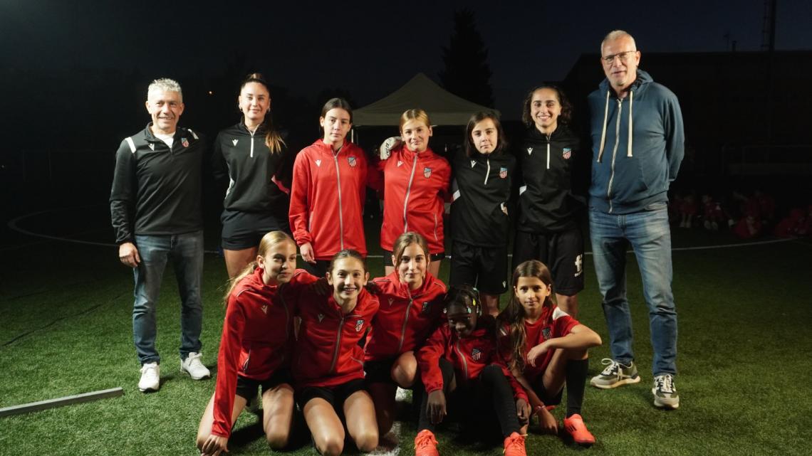 L'actual plantilla de l'infantil femení del CF Sant Feliu, amb perill de desaparició