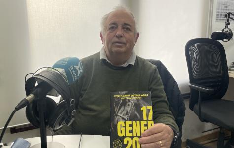 Ciscu Garriga, president del gremi de Sant Antoni Abat de Sant Feliu, aquest dimarts als estudis d'Ona Codinenca.