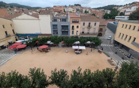 Imatge aèria de la plaça Josep Umbert Ventura de Sant Feliu el Nadal.